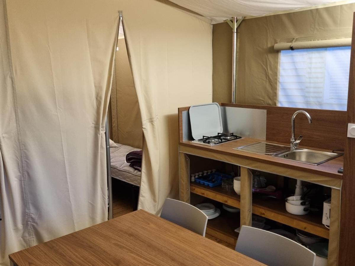 Camping Les Rives Du Lac Bois Morin Exteriér fotografie