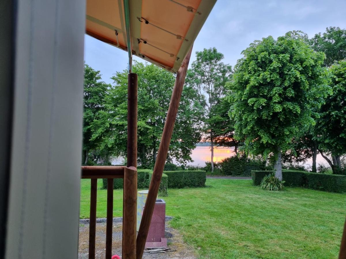 Camping Les Rives Du Lac Bois Morin Exteriér fotografie
